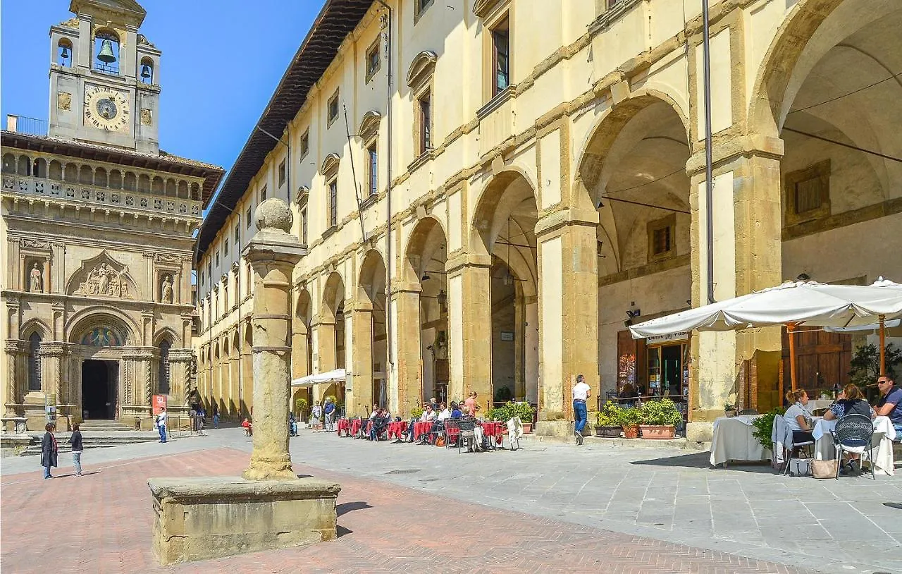 1 Bedroom Gorgeous Apartment In Arezzo